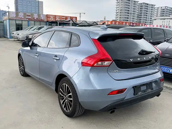 Volvo V40 2017