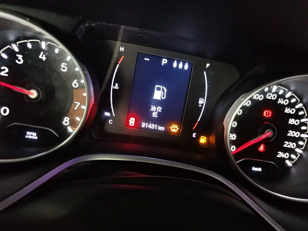 Jeep Compass 2020 — фото 12