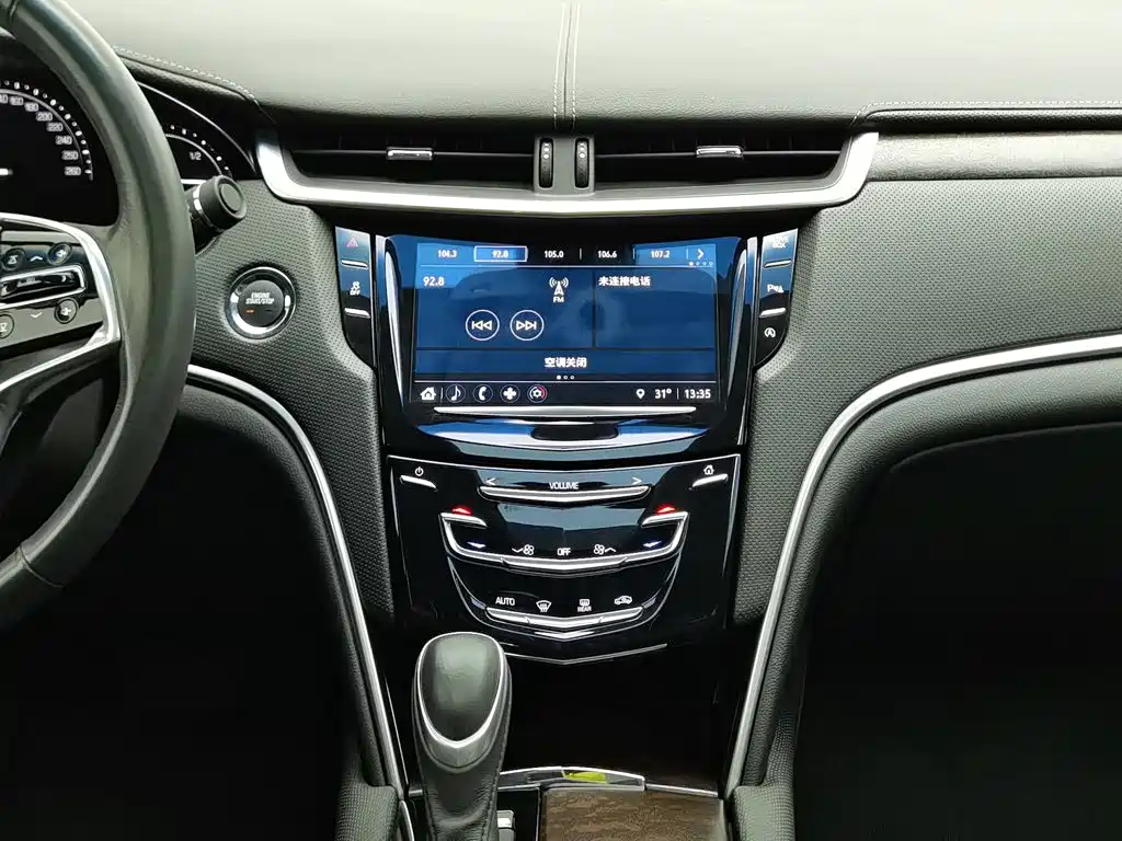 Cadillac XTS 2019 — фото 12