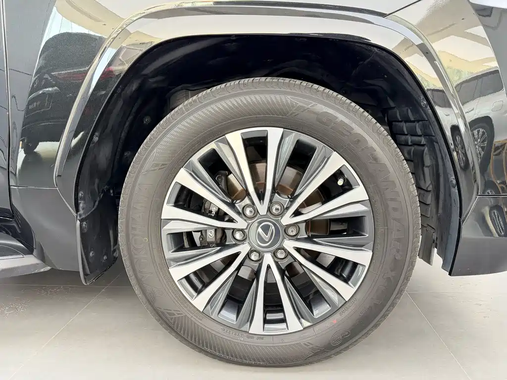 Lexus LX 2024 — фото 24