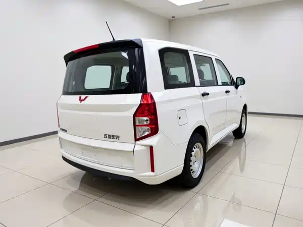 Wuling Hongguang PLUS 2026