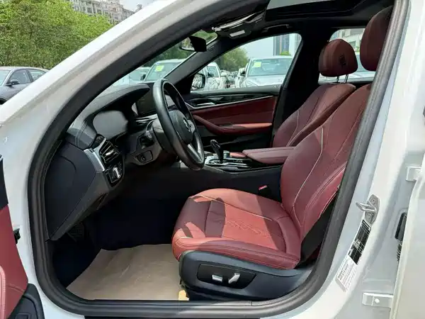 BMW 5 Series 2022