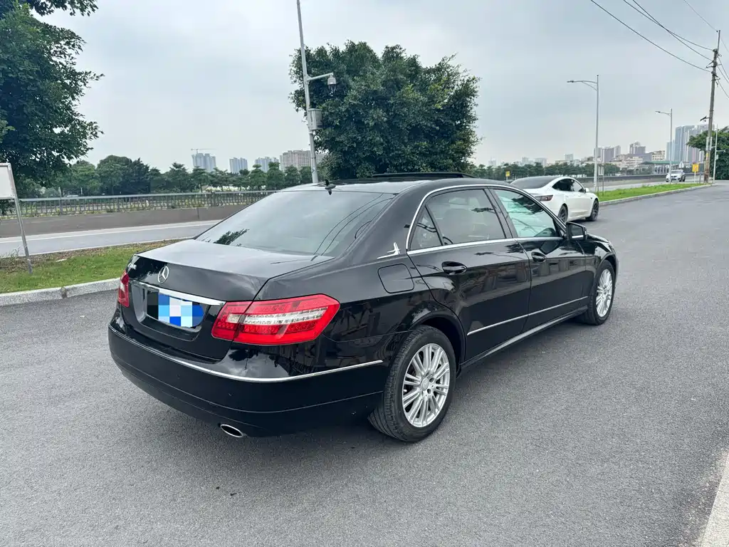 Mercedes-Benz E-Class 2012