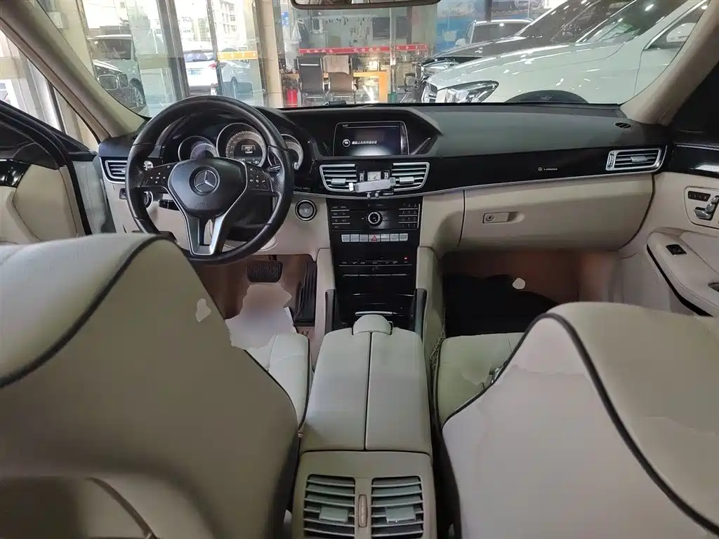 Mercedes-Benz E-Class 2015 — фото 10
