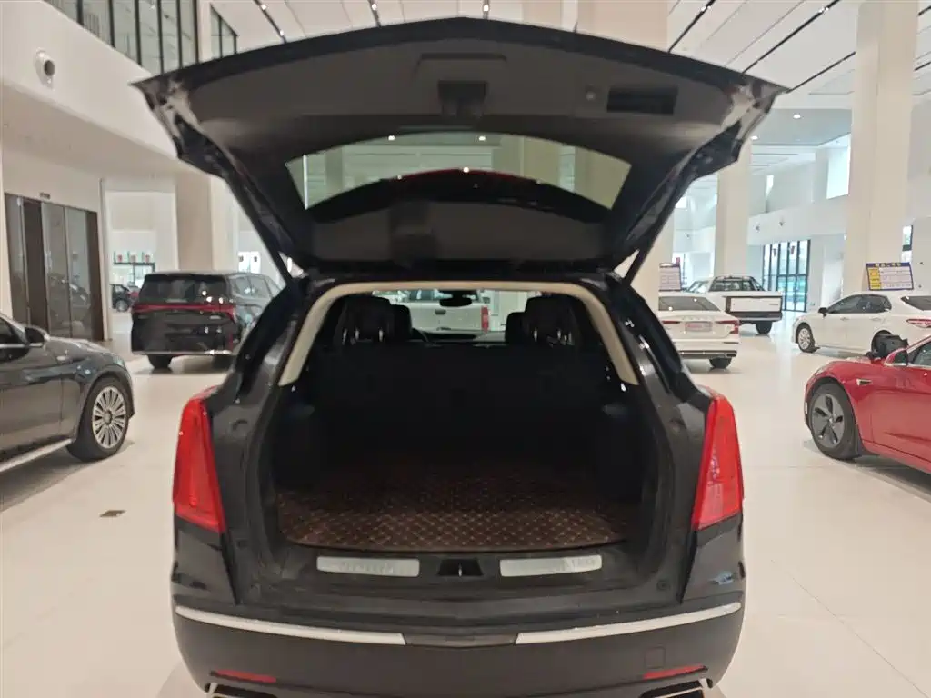 Cadillac XT5 2018 — фото 9