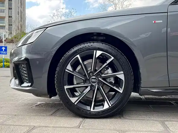 Audi A4L 2023