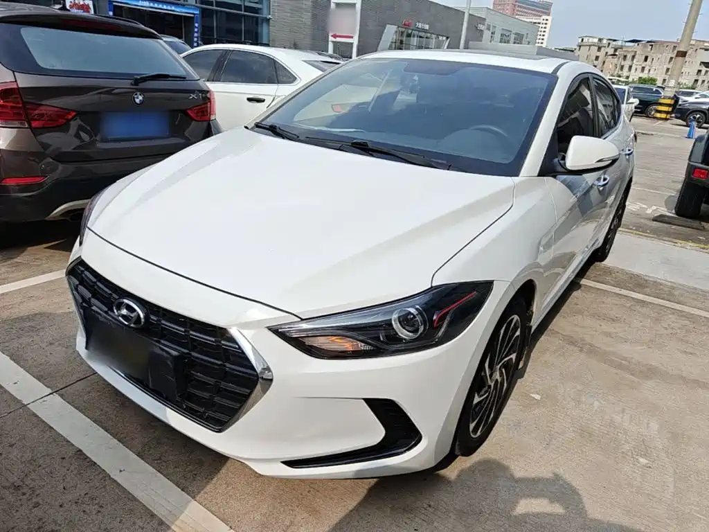 Hyundai Elantra 2020 — фото 1