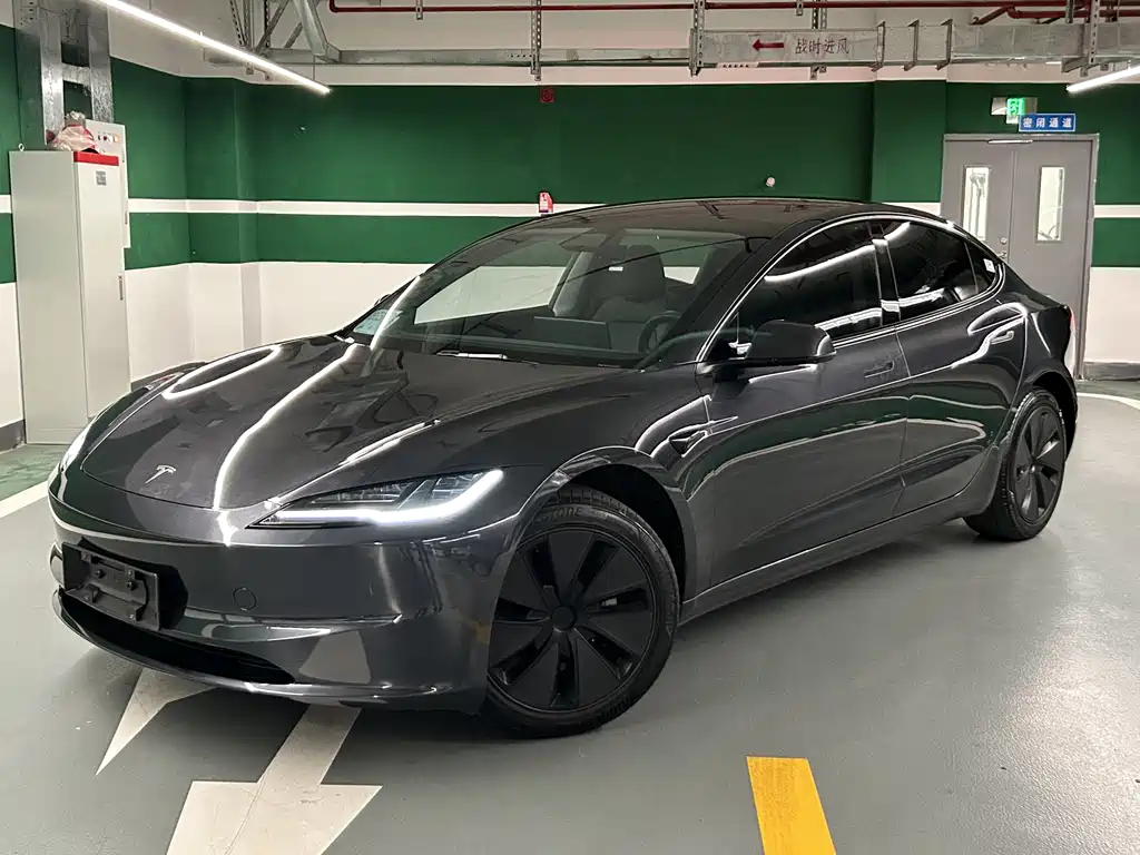 Tesla Model 3 2025 — фото 12