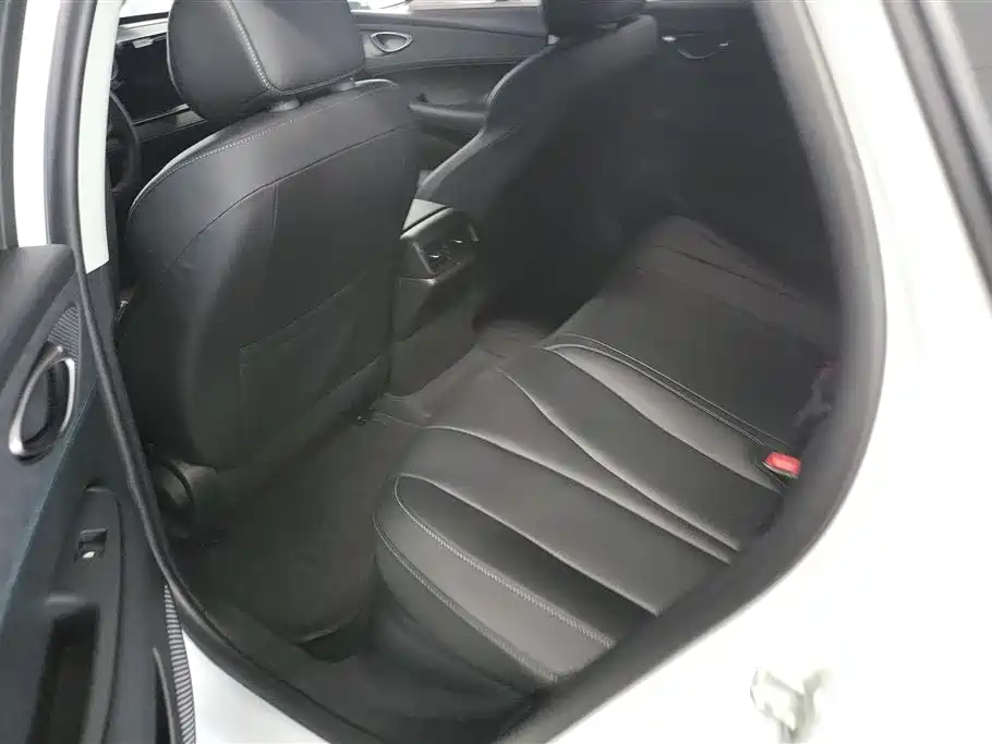 BYD Seal 05 DM-i 2025 — фото 11