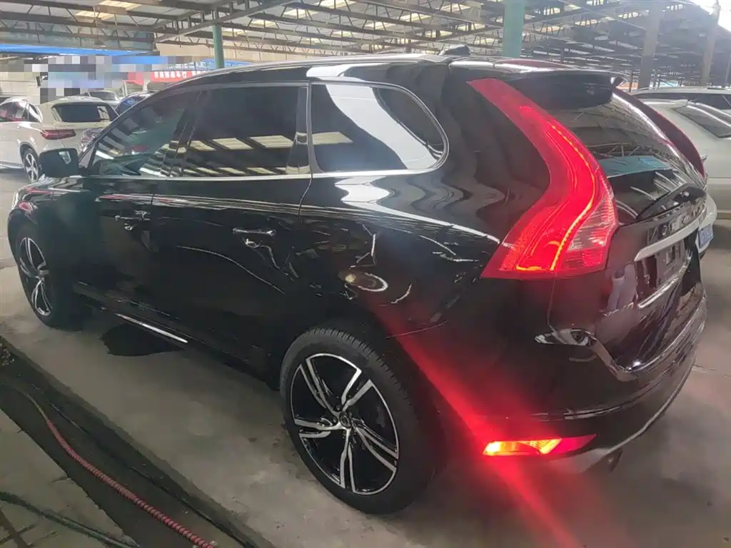 Volvo XC60 2017 — фото 4