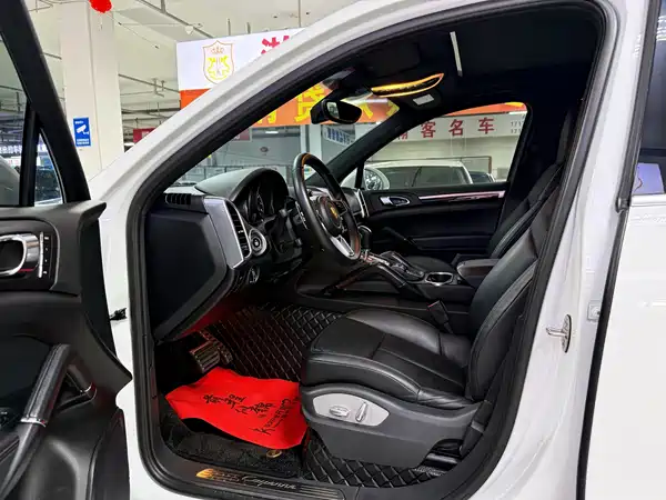 Porsche Cayenne 2016