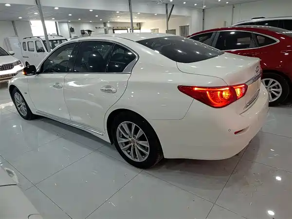 Infiniti Q50L 2016