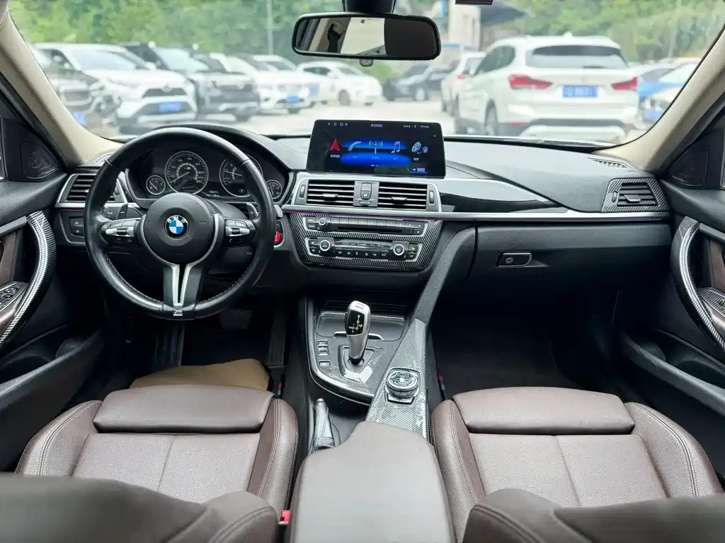 BMW 3 Series 2019 — фото 15