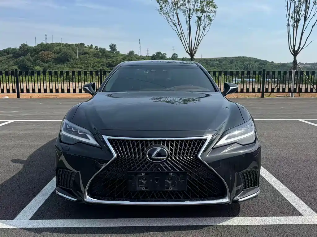 Lexus LS 2022 — фото 2