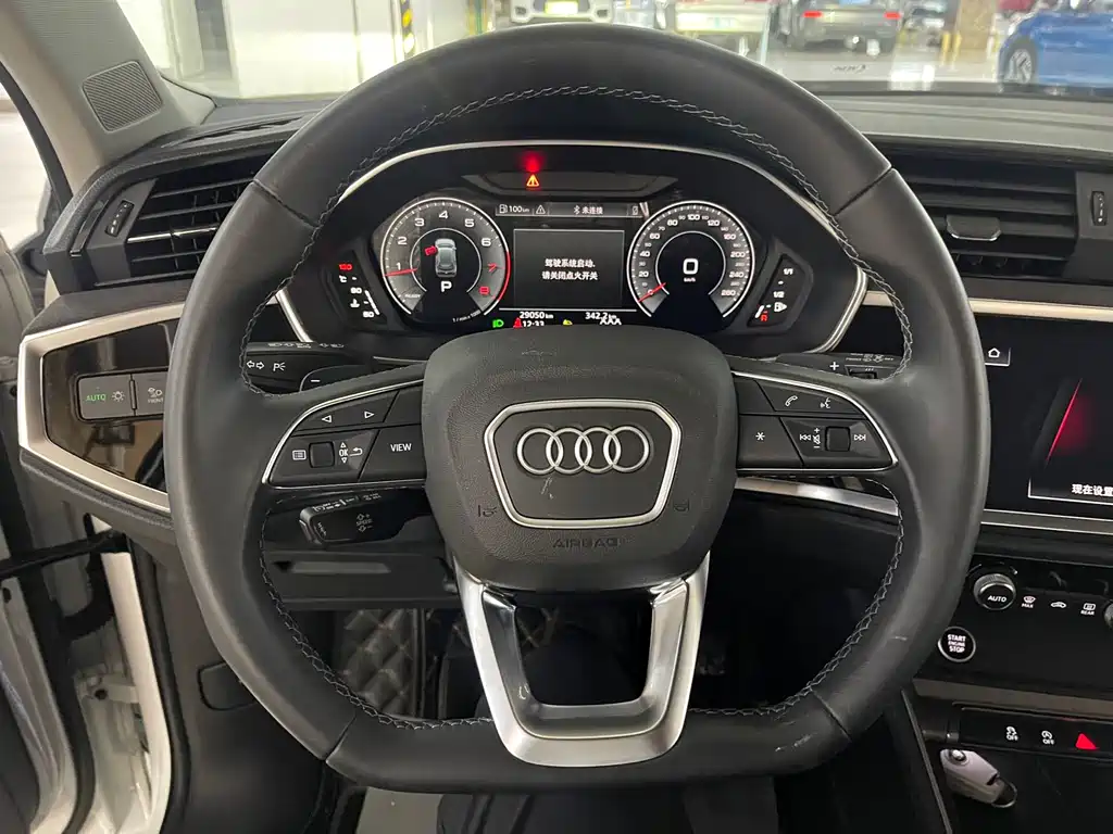 Audi Q3 2022 — фото 19