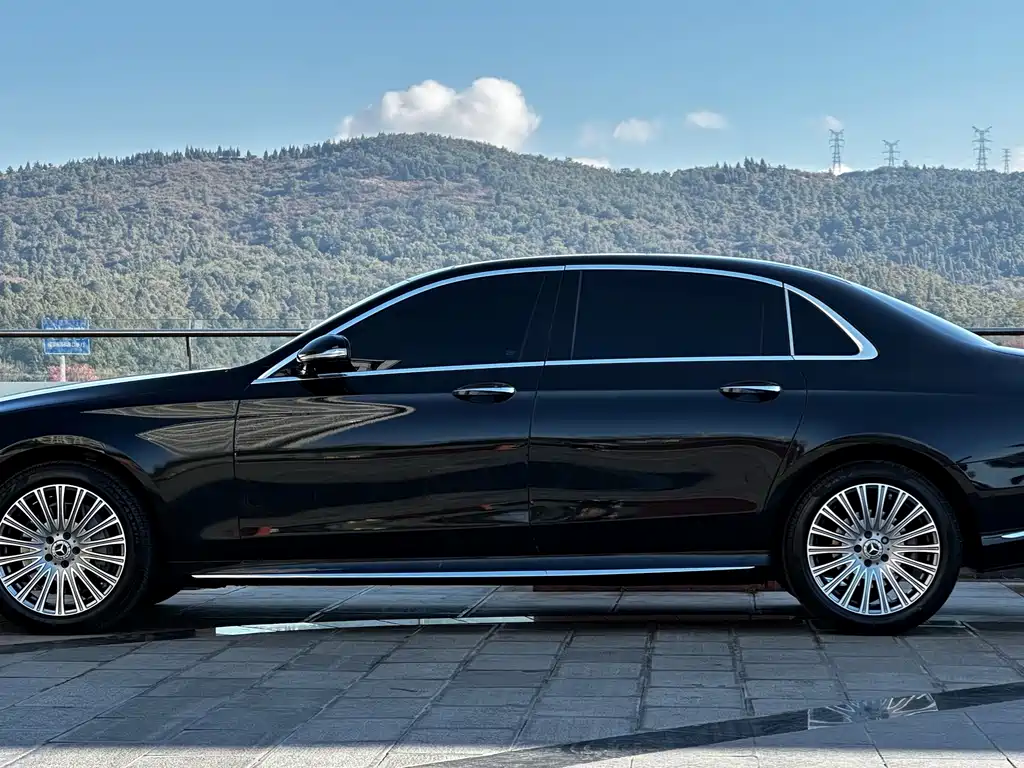 Mercedes-Benz E-Class 2019 — фото 12