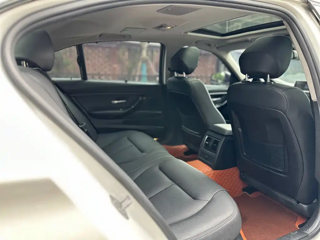 BMW 3 Series 2016 — фото 15