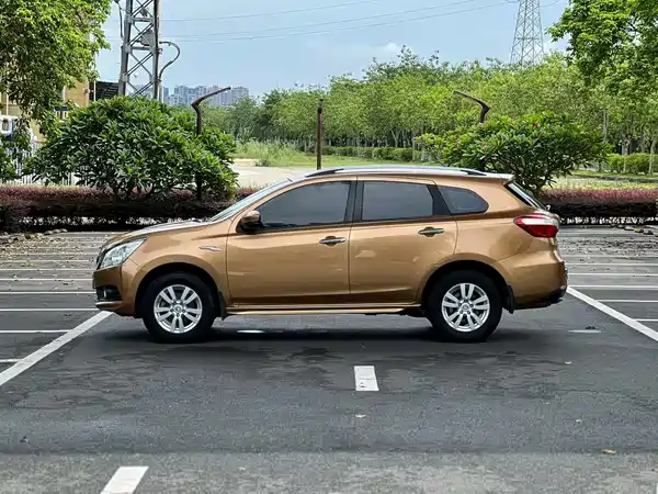 Venucia T70 2015