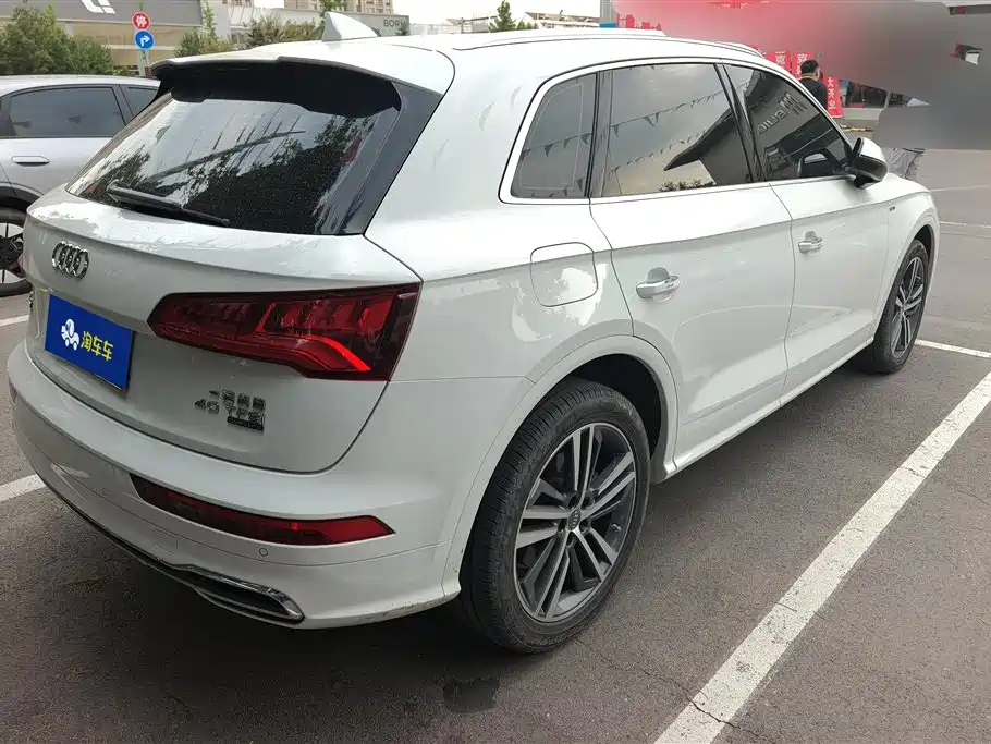 Audi Q5L 2020 — фото 3