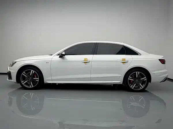 Audi A4L 2020