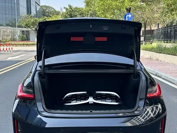 BMW 3 Series 2025