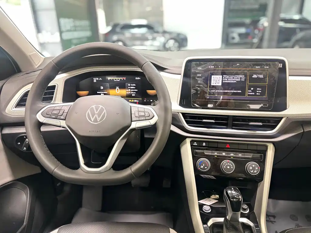 Volkswagen T-Roc 2023 — фото 20