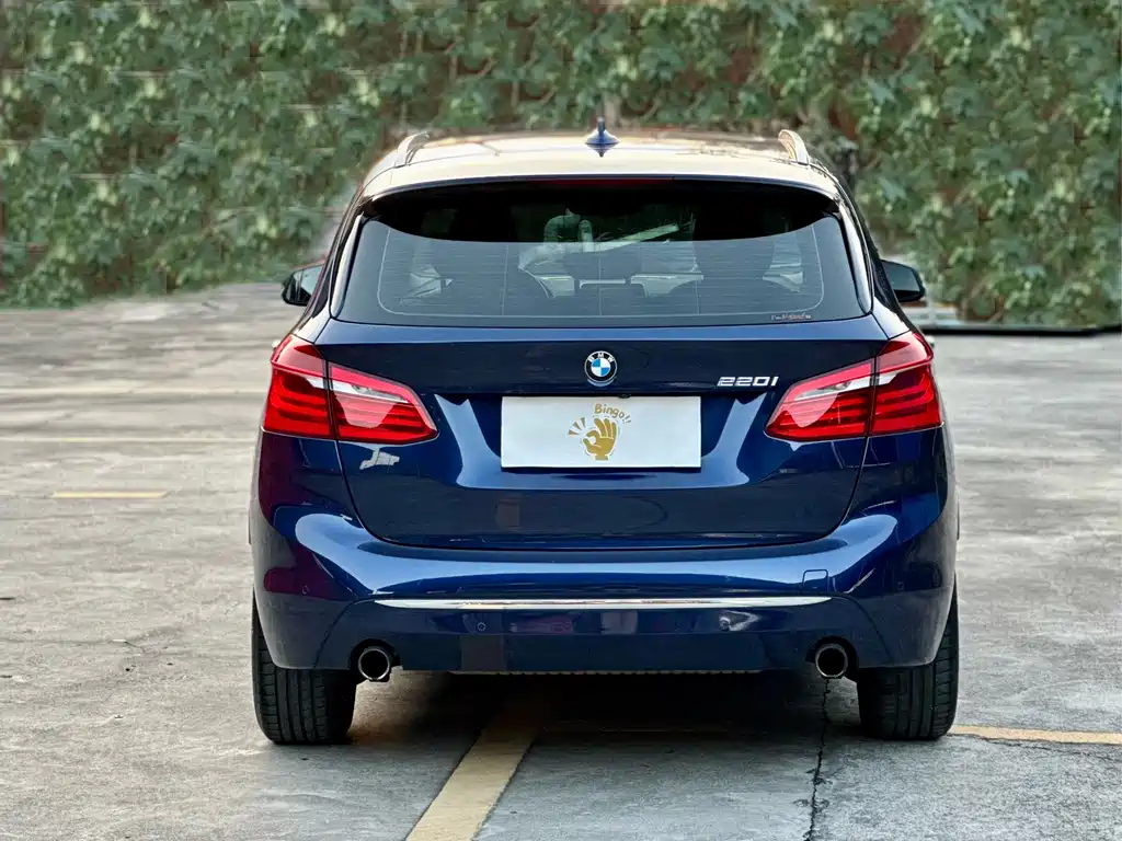 BMW 2 Series Active Tourer 2015 — фото 10