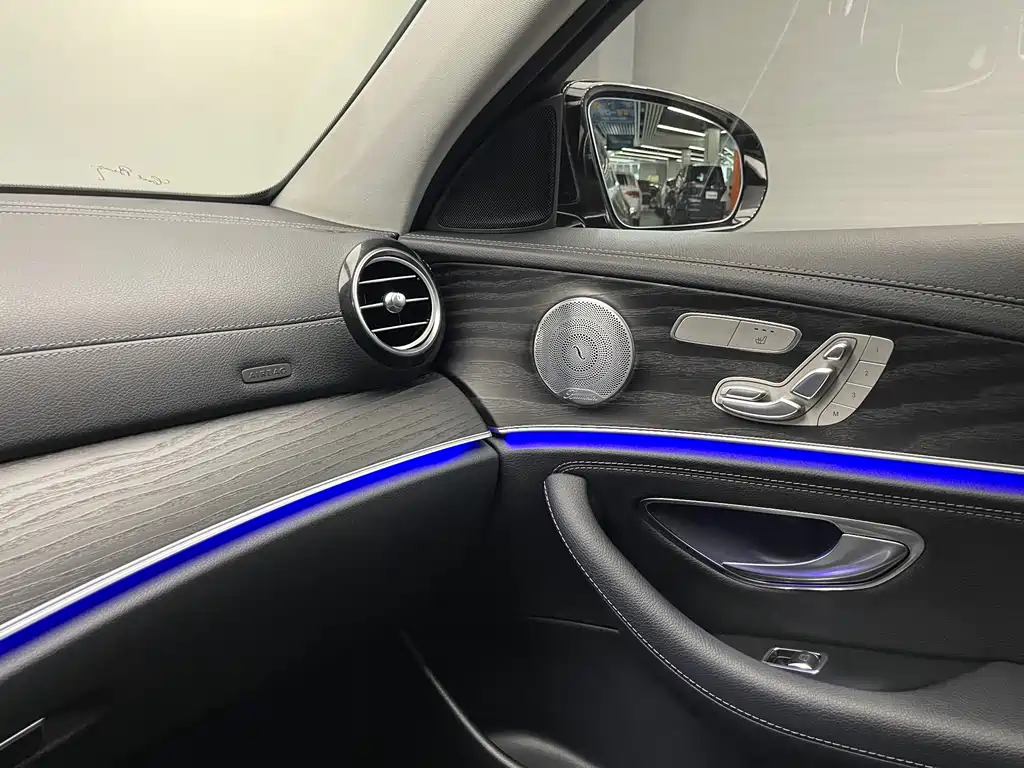 Mercedes-Benz E-Class 2020 — фото 19