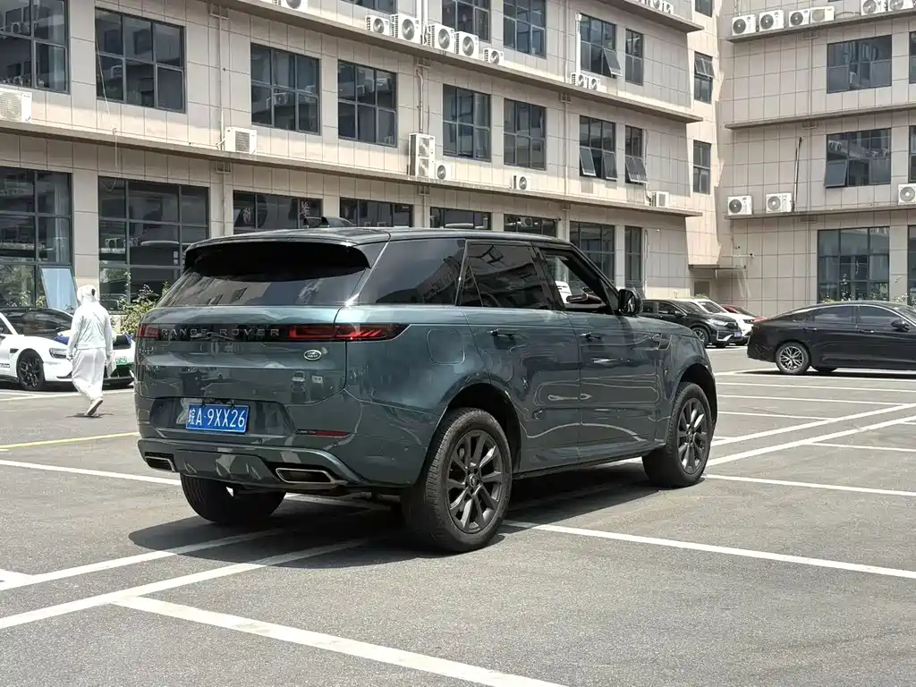 Land Rover Range Rover Sport 2024 — фото 9