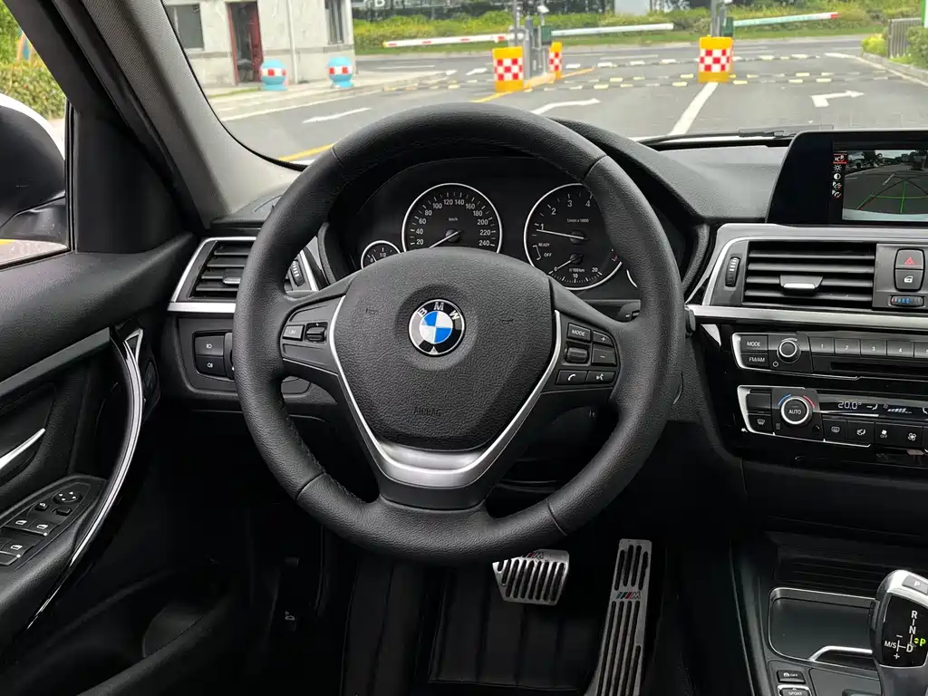 BMW 3 Series 2016 — фото 17