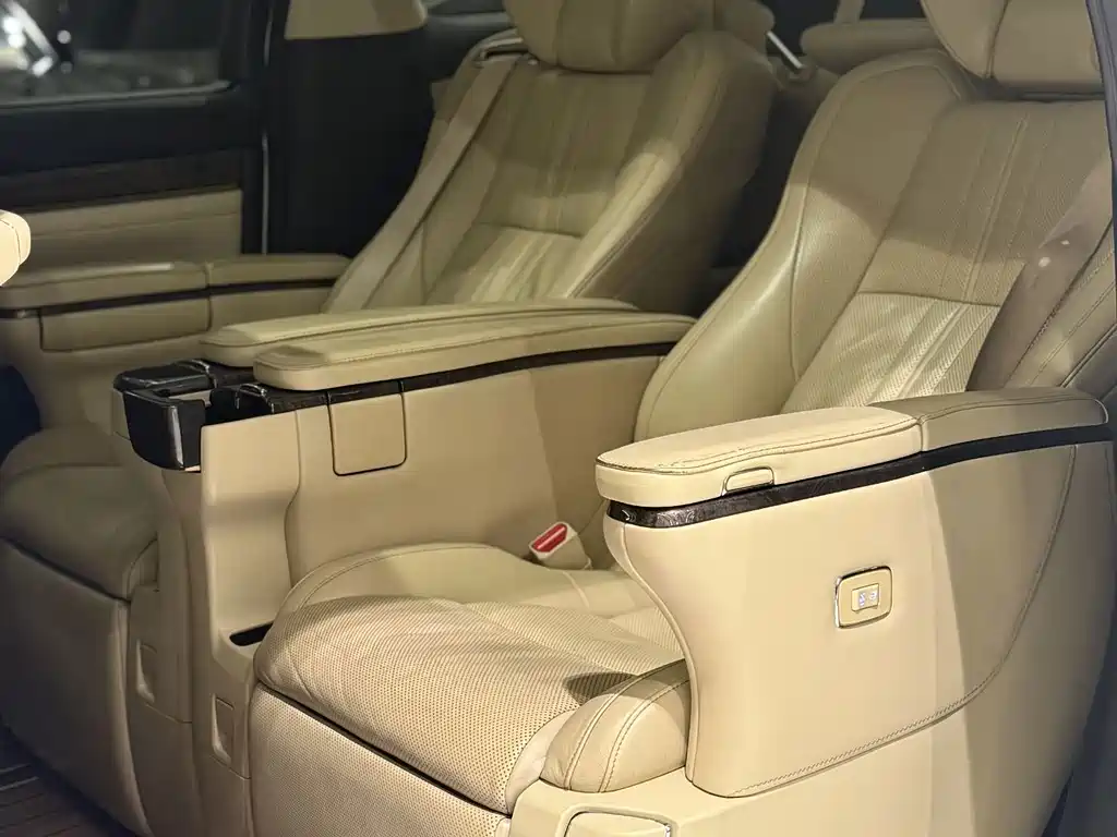 Toyota Alphard 2019 — фото 8