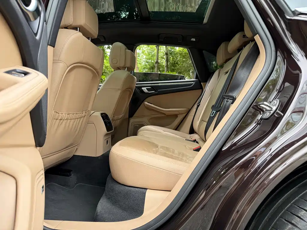 Porsche Macan 2019 — фото 13