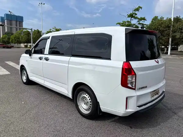 Wuling Journey 2021