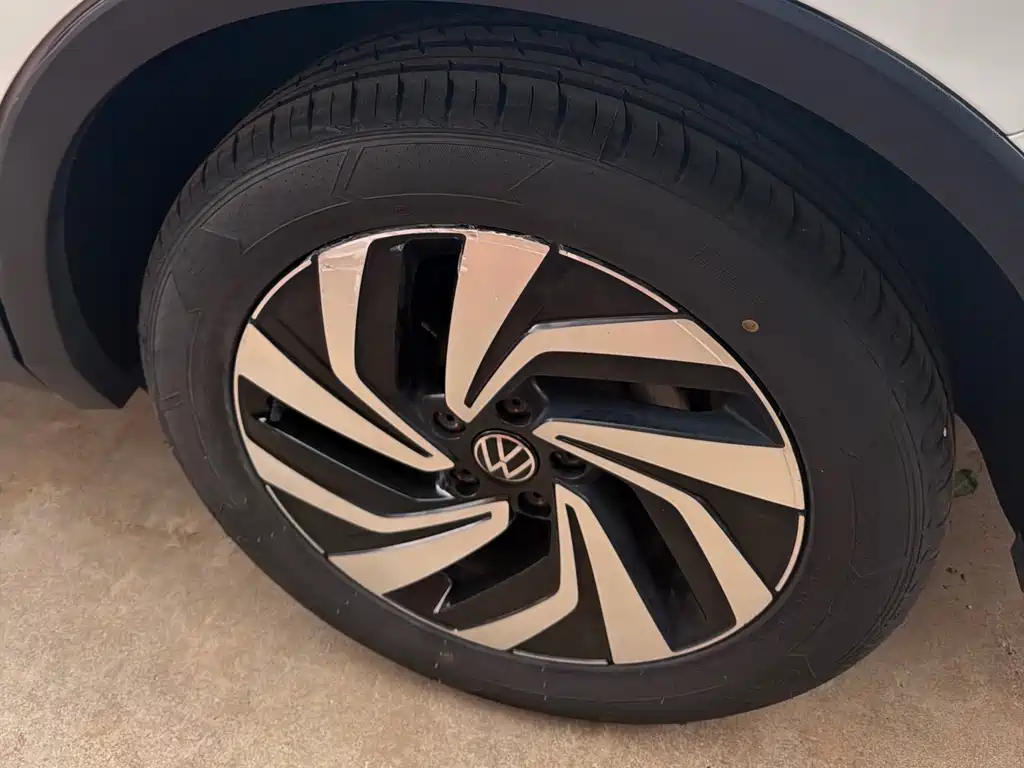 Volkswagen Tiguan L 2023 — фото 16