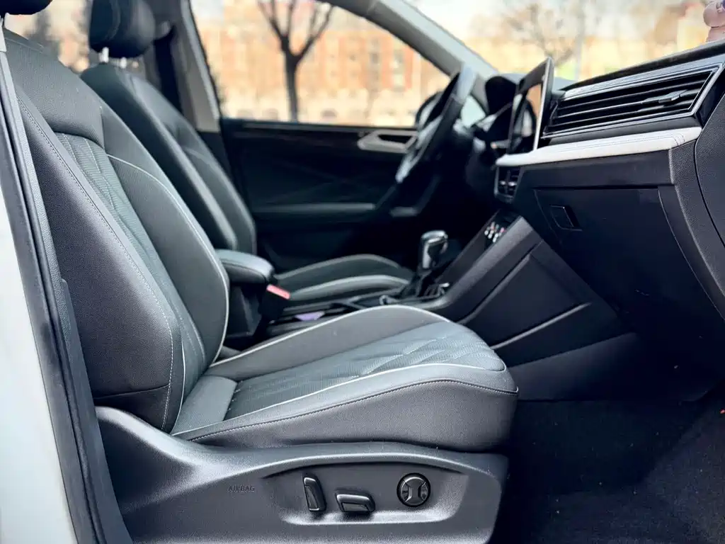 Volkswagen Tiguan L 2022 — фото 13