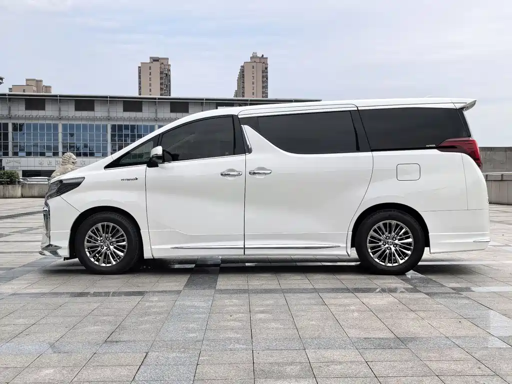 Toyota Alphard 2021 — фото 9