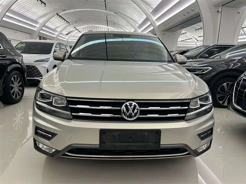 Volkswagen Tiguan L 2020 — фото 2