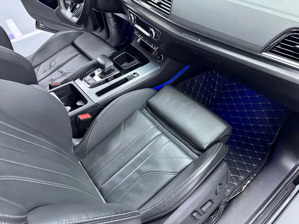 Audi Q5L 2022 — фото 11