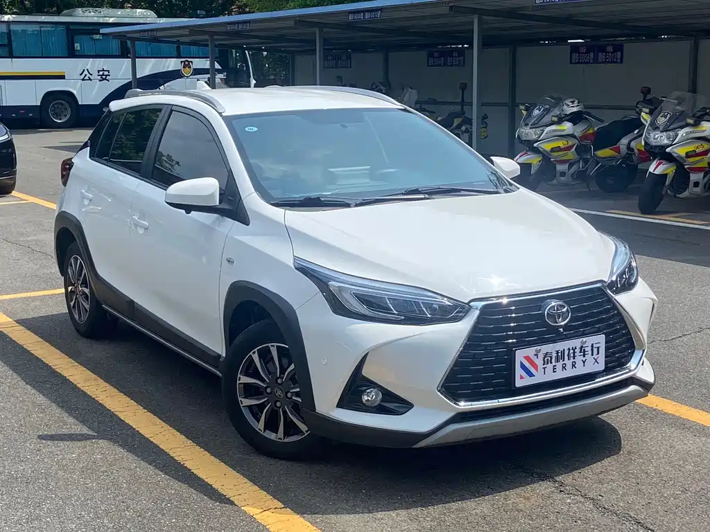 Toyota Yaris L 2022