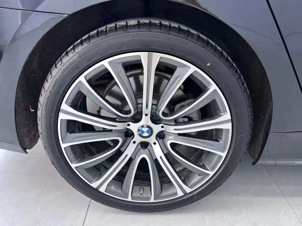 BMW 7 Series 2019 — фото 17