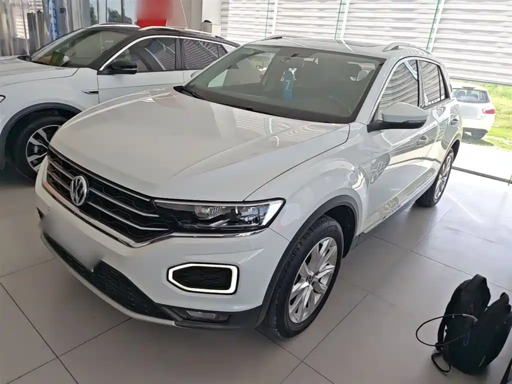 Volkswagen T-Roc 2021 — фото 1