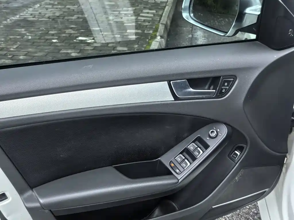 Audi A4L 2015