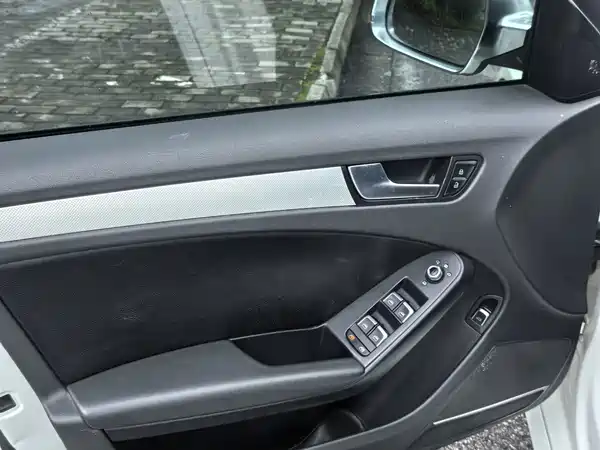 Audi A4L 2015