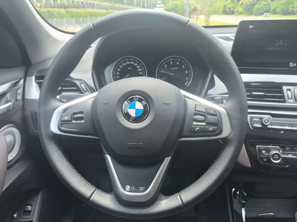 BMW X1 New Energy 2021 — фото 11