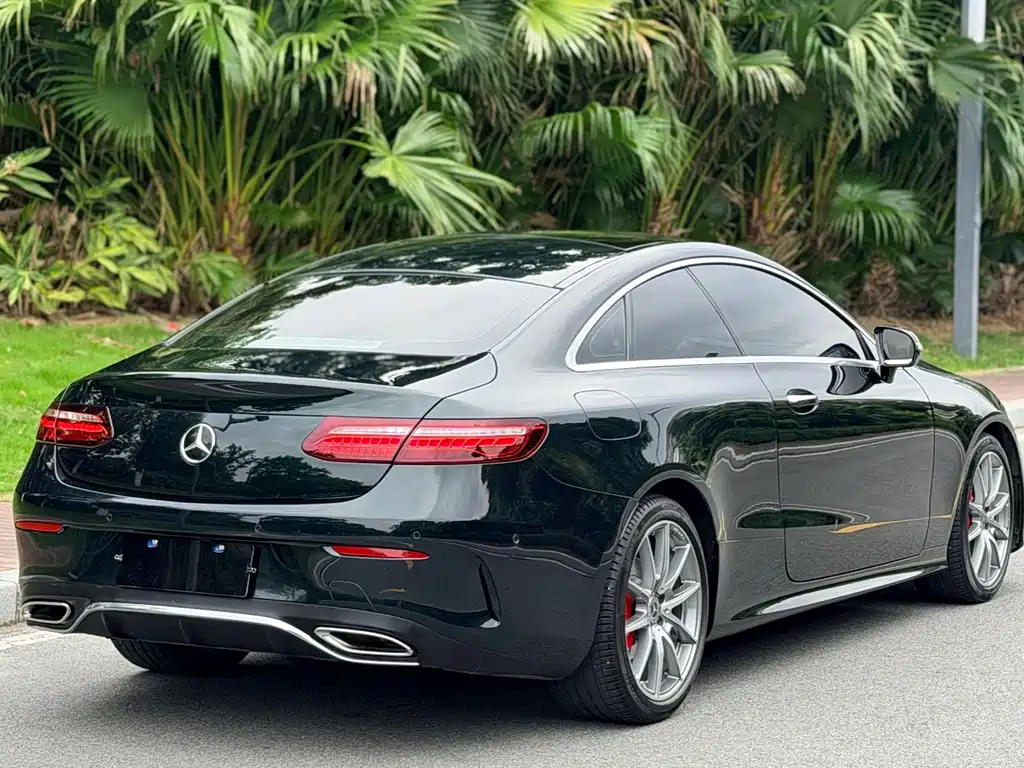 Mercedes-Benz E-Class 2022 — фото 16
