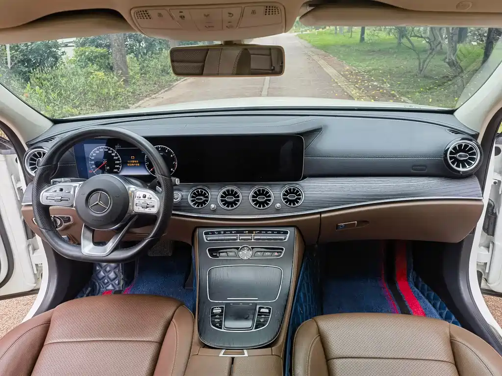 Mercedes-Benz E-Class 2019 — фото 15