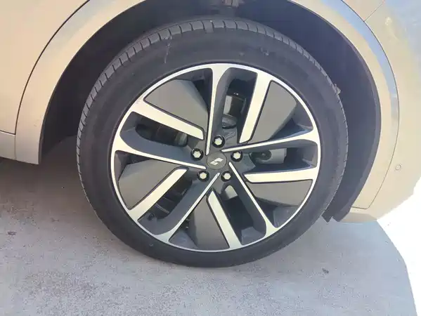 Li Auto L9 2023