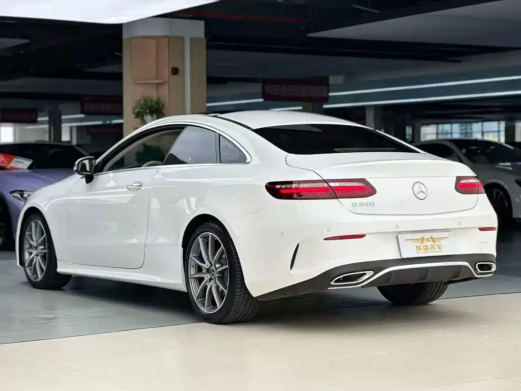 Mercedes-Benz E-Class 2023 — фото 8