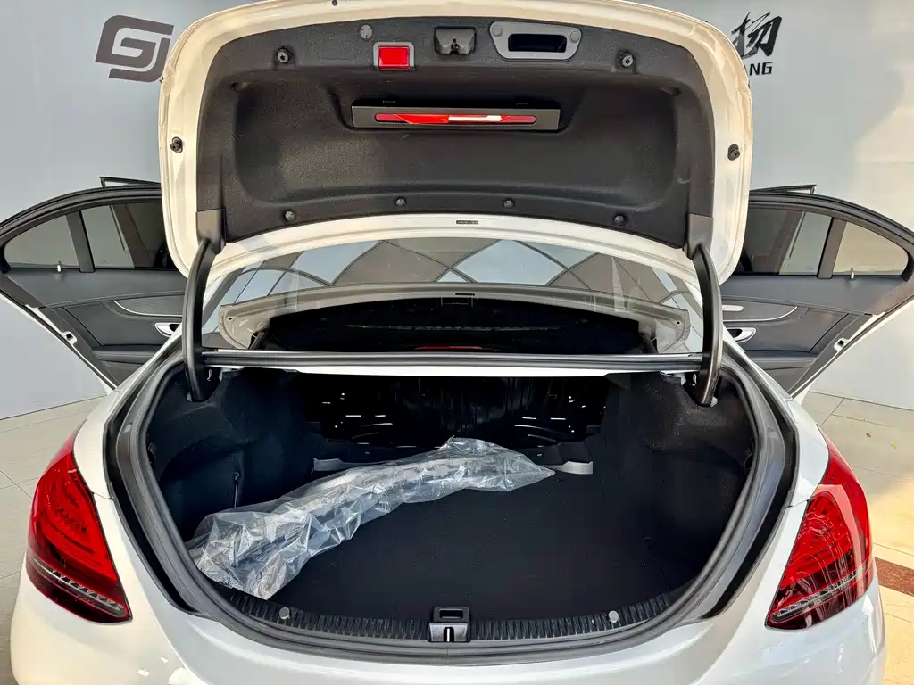 Mercedes-Benz C-Class 2020 — фото 23