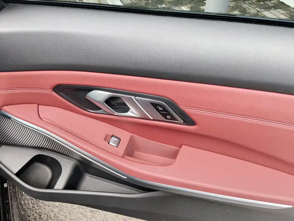 BMW 3 Series 2025 — фото 10